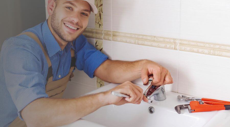 Professional clogged drains services in Leamington, UT
